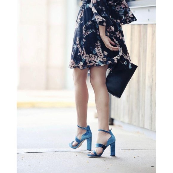 (Sold) Vince Camuto Robeka Velvet Sandals Peacock - Picture 6 of 12